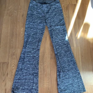 Byxor  - Väldigt sköna byxor har bara andhämtning dom en gång