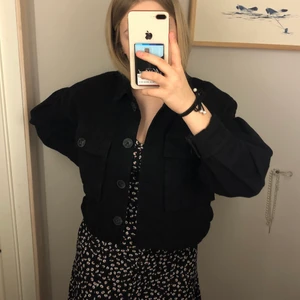 Jeansjacka - En jeansjacka från Bershka i strl S. Helt oanvänd💗