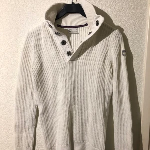 Peak Performance Turtleneck vit S - Stickad långarmad / tjocktröja turtleneck i bra skick