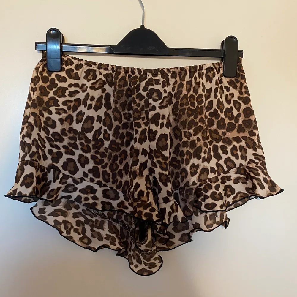 Jätte söt leopardprint lingerie set mer spets.. Blusar.