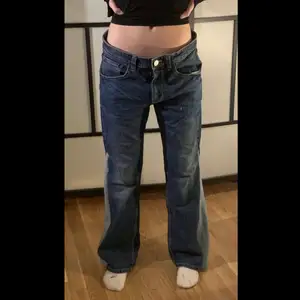 Omdesignade och omgjorda jeans, storlek M/L