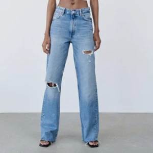 Zara Wide leg full length med slitningar - Har faktiskt köpt en jeans från Zara och visste inte att det skulle komma två, den här jeans är nytt och jag inte har används dem
