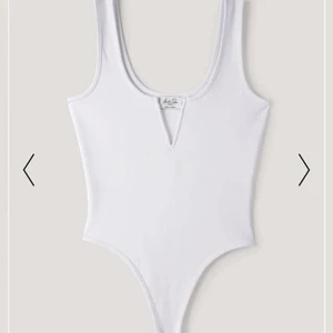 V-RINGAD BODY NAKD - Superfin body från NAKD som endast är använd 1 gång. Nypris: 249. Säljer för 119+frakt