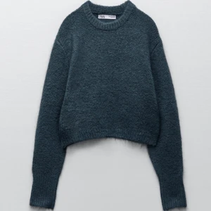 Stickad tröja  - Stickad tröja från zara. Superfin!! Använd en gång bara