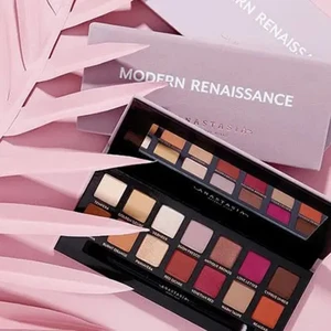 Anastasia Modern renaissance - Ögonskuggspalett från Anastasia