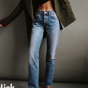 Jenas  - Säljer mina populära mide Rise jenas från zara då dom är lite för stora för mig men är skit snygga och bekväma. Aldrig använt dom. Köparen står för frakten. Kom privat för fler bilder ❤️❤️ 