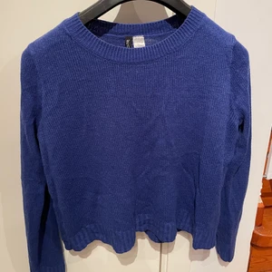 Stickad tröja - Blå stickad tröja, fint skick! 
