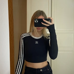 Adidas tröja  - Adidas magtröja i storlek XS