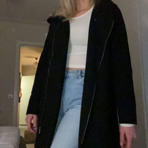 Kappa - Svart kappa i strl S, i fint skick. 