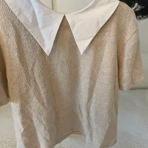 Super söt stickad tröja med krage från ZARA storlek S💕💕💕🌟