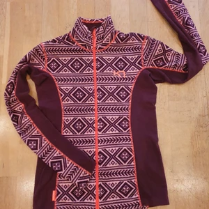 Kari transition tunn fleece strl S - Oanvänd supermysig fleece, liten i storleken, skulle säga XS. Betalning via swish.