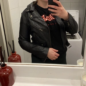 Skinnjacka - Skinnjacka använd fåtal gånger. Inköpspris 1099 kr