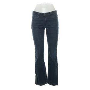 Säljer mina Blue Ridge jeans som jag köpt på sellpy (sellpys bilder)✨ Så snygga oversized jeans! Skriv privat för fler bilder🤎 Köparen står för frakten!
