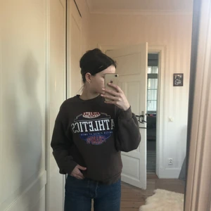 Ginatricot - Säljer denna fina tröja ifrån Gina i storlek xs pga andvänder den inte längre andvänd ca 5-6 gånger💕köparen står för frakten