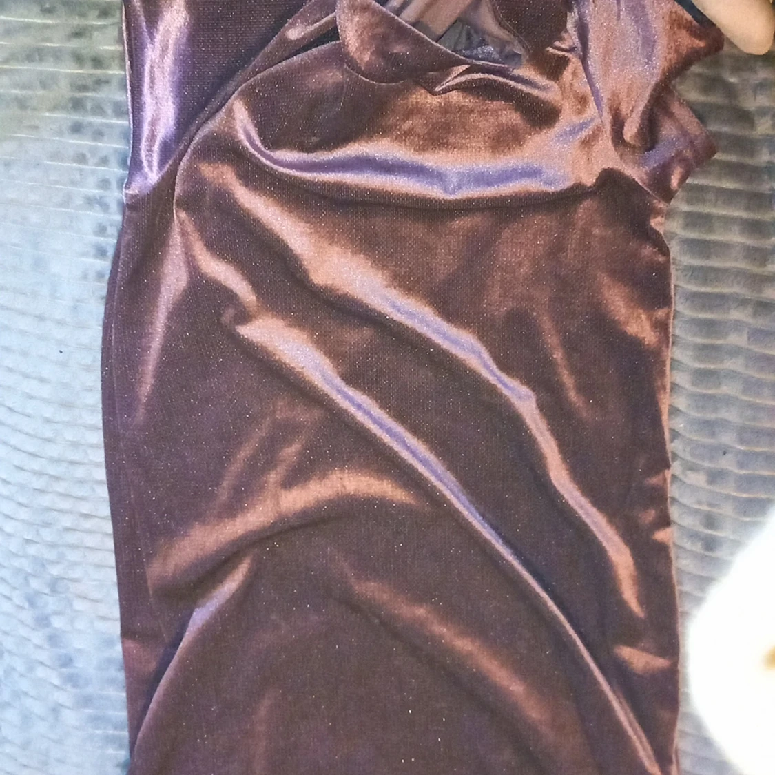 Lilla glitter klänning. 