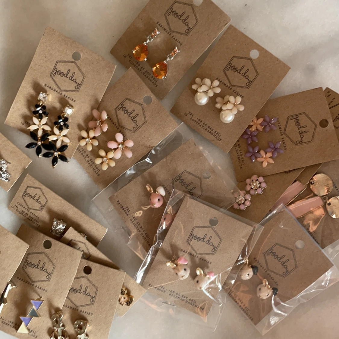 Nya örhängen, blommor, kaniner, osv - 91