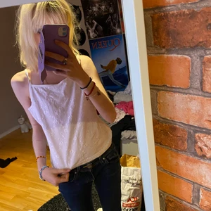 Broderat linne! - Vitt broderat linne! Passar S-M/L!