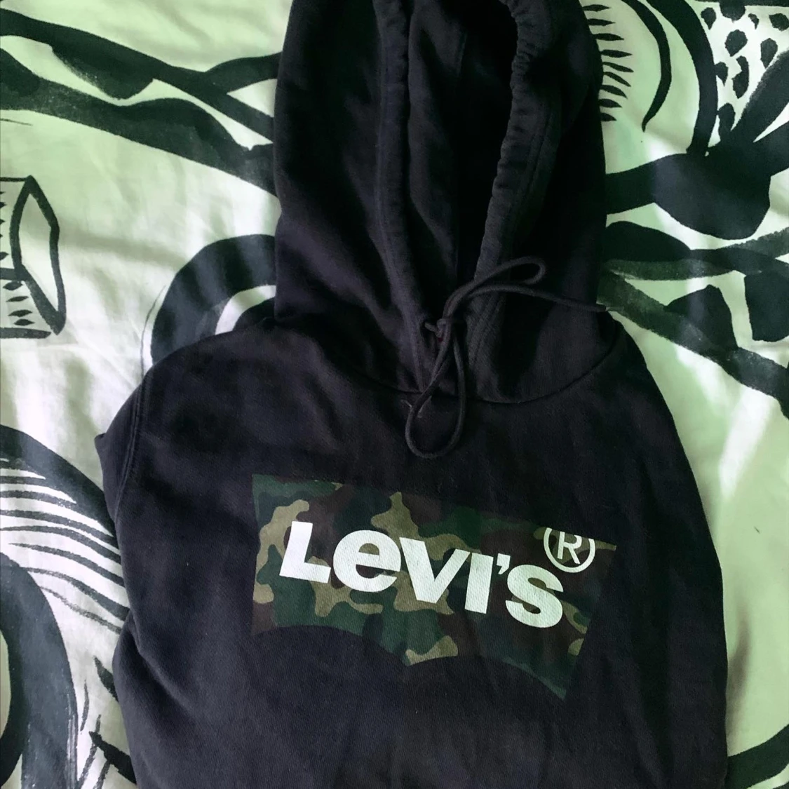 Levi’s Hoodie  - 90