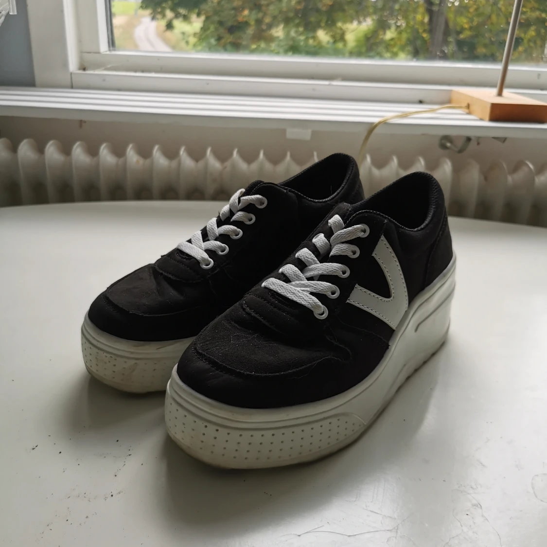 Jättefina skor med hög sula !  - 90