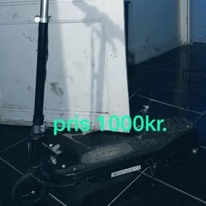  Elsparkcykel,  -  Jag Vill sälja elsparkcykel använd ett år  finns Laddare med