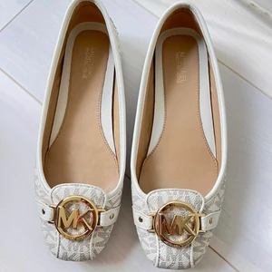 Michael kors ballerina 450kr - Michael kors skor (äkta) för 450kr i strl 36
