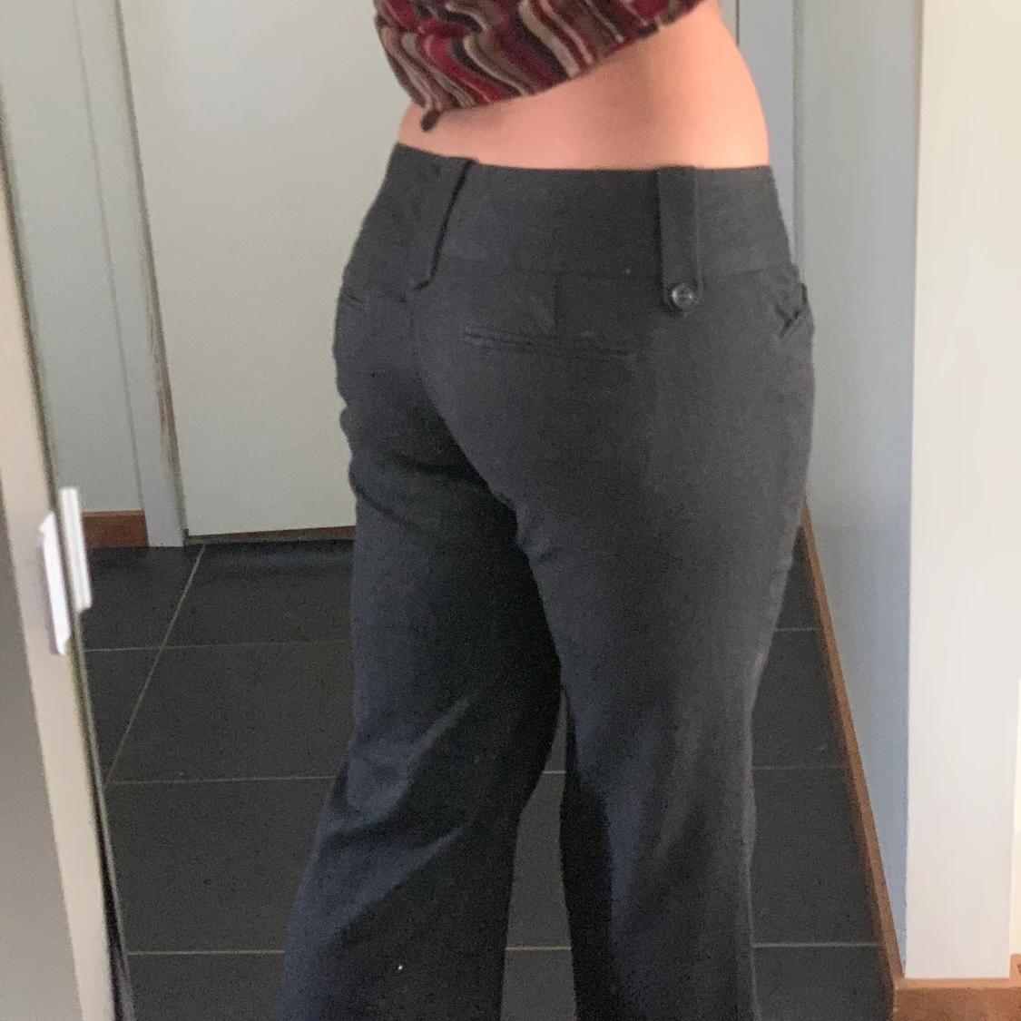 Mid Rise gråa kostymbyxor från Esprit  - 90