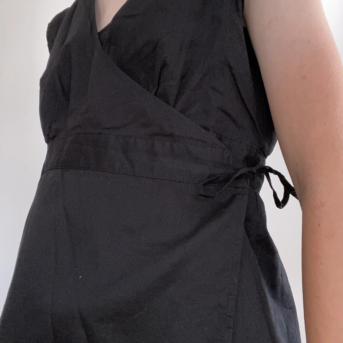 Svart topp med knyt - 90