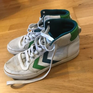 Hummel “retro” sneakers  - Sparsamt använda hummel skor, saknar dock innersulan. Frakt tillkommer 
