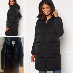 Slutsåld jacka ❤️‍🔥 - Säljer min älskade jacka som tyvärr är för liten då jag köpte fel storlek. Den är nu slutsåld. Från märket Object. Nypris: 999kr, endast använd ett fåtal gånger. Passar en XS-S!