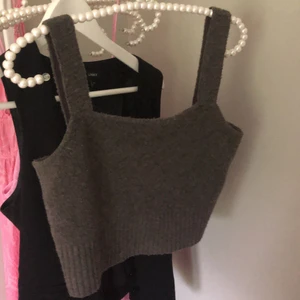 Stickat linne - Jätte fint, stickat linne från HM:) Klot för ett årsedan och använts ganska mycket! Men är ändå i bra kvalitet✨