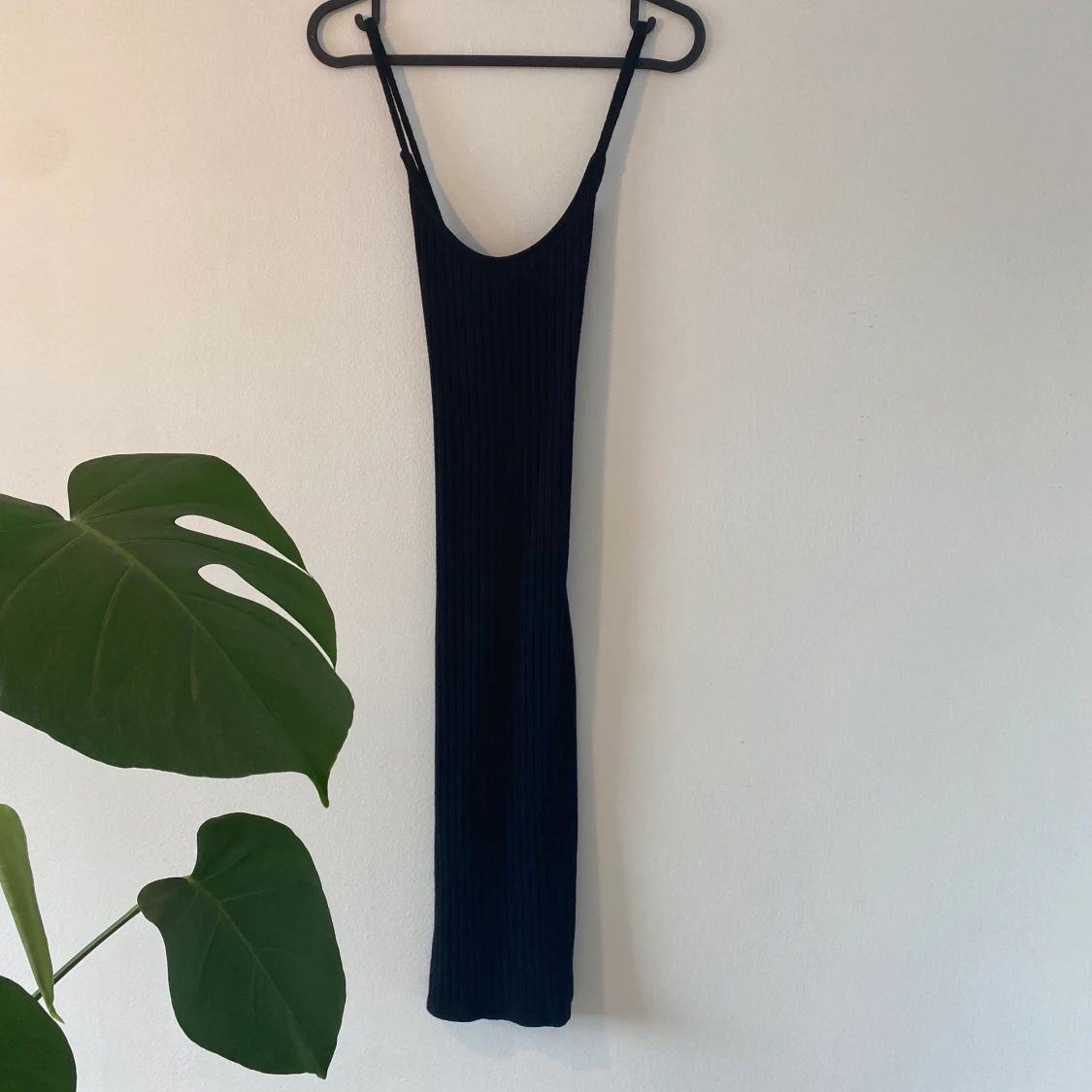 Tight Black Dress - 90