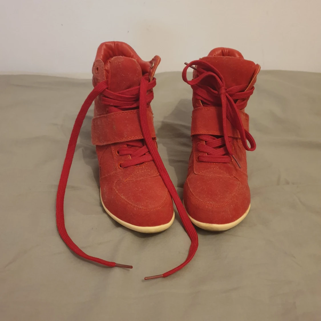 Sneakers med klack stl 39