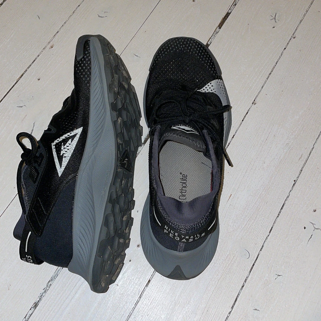 Ett par nike trail Pegasus  - 91