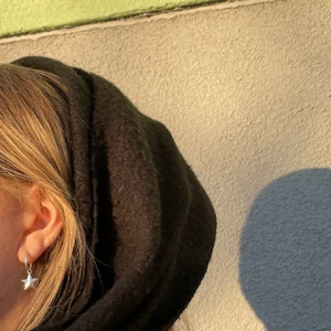 Star-hoops - Jättefina örhängen i 925 sterling silver. De kommer helt nya och oanvända. Köparen står för frakten 💖💖