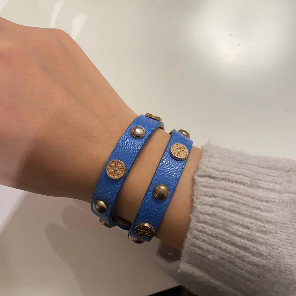 Superfint blått armband 💘. Accessoarer.