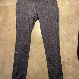 Träningsbyxor  - Training tights in good condition, loose fit. Very comfy! Selling as they are too big for me. 