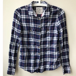 Rutig blå skjorta, storlek 34 - Skjorta från H&M, storlek 34 💙