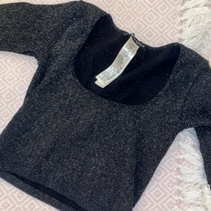 Svart glittrig topp  - Jätte söt topp från zara. Aldrig använd 💖