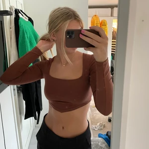 Brun tröja - En jätte fin helt ny tröja från ASOS! St S men passar xs med! 