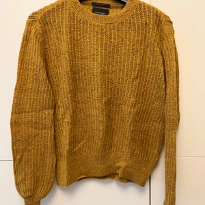 Stickad tröja - Aldrig använd, från scotch & soda. Storlek S. Frakt på 20kr tillkommer