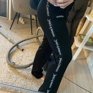 Juicy conture byxa  - Snygga Byxor ifrån Juicy Conture slutsålda överallt råka köp två par