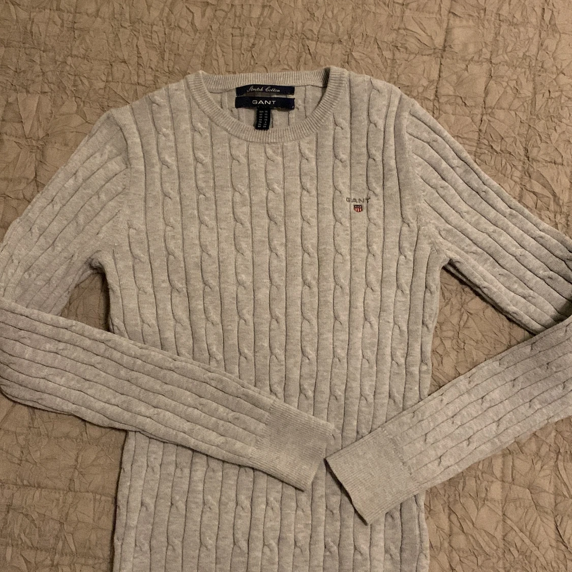 Gant stickad grå