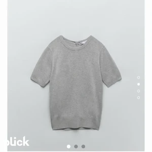 Grå tröja❤️ - INTRESSEKOLL!! Så himla fin och snygg tröja från zara, kommer inte till användning❤️skriv för fler bilder eller frågor
