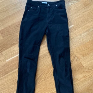 Jeans - Svarta skinny jeans från hm💕