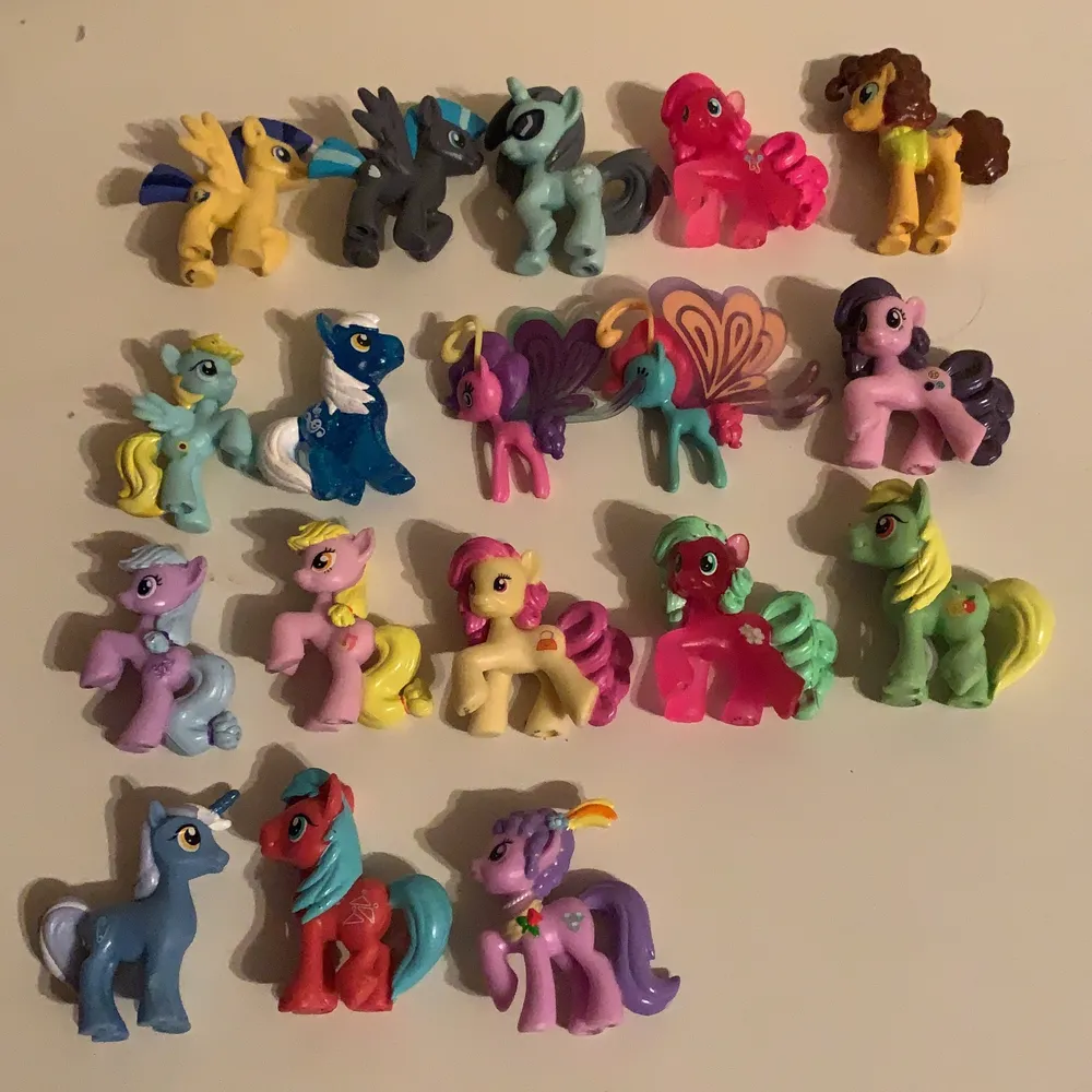 My little pony figurer i bra skick! 15kr st eller alla för 250 med frakt :). Övrigt.