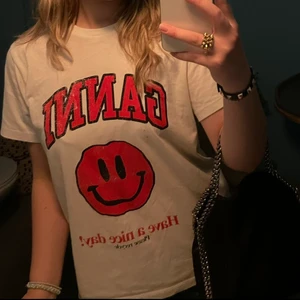 Gannitröja strl S - Gannitröja i storlek S. Köpt här på Plick💗