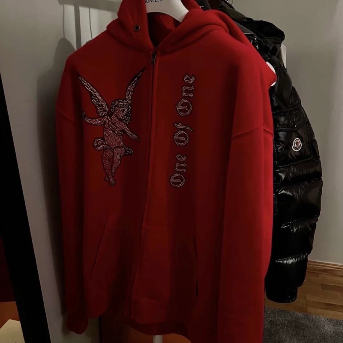 Oneofone hoodie Röd  - 91