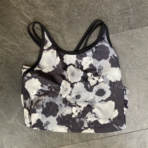 Träningslinne - Träningslinne med svartvit blodtryck nästan oanvänd 