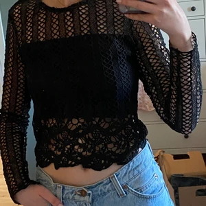 Svart spets - Svart spetstopp från bikbok 