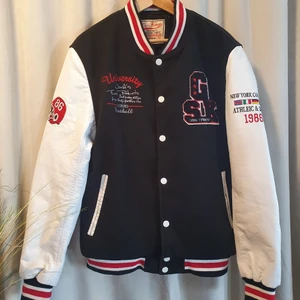 Baseball / Football  🤩 OxKing New York - Fodrad varsityjacka storlek L